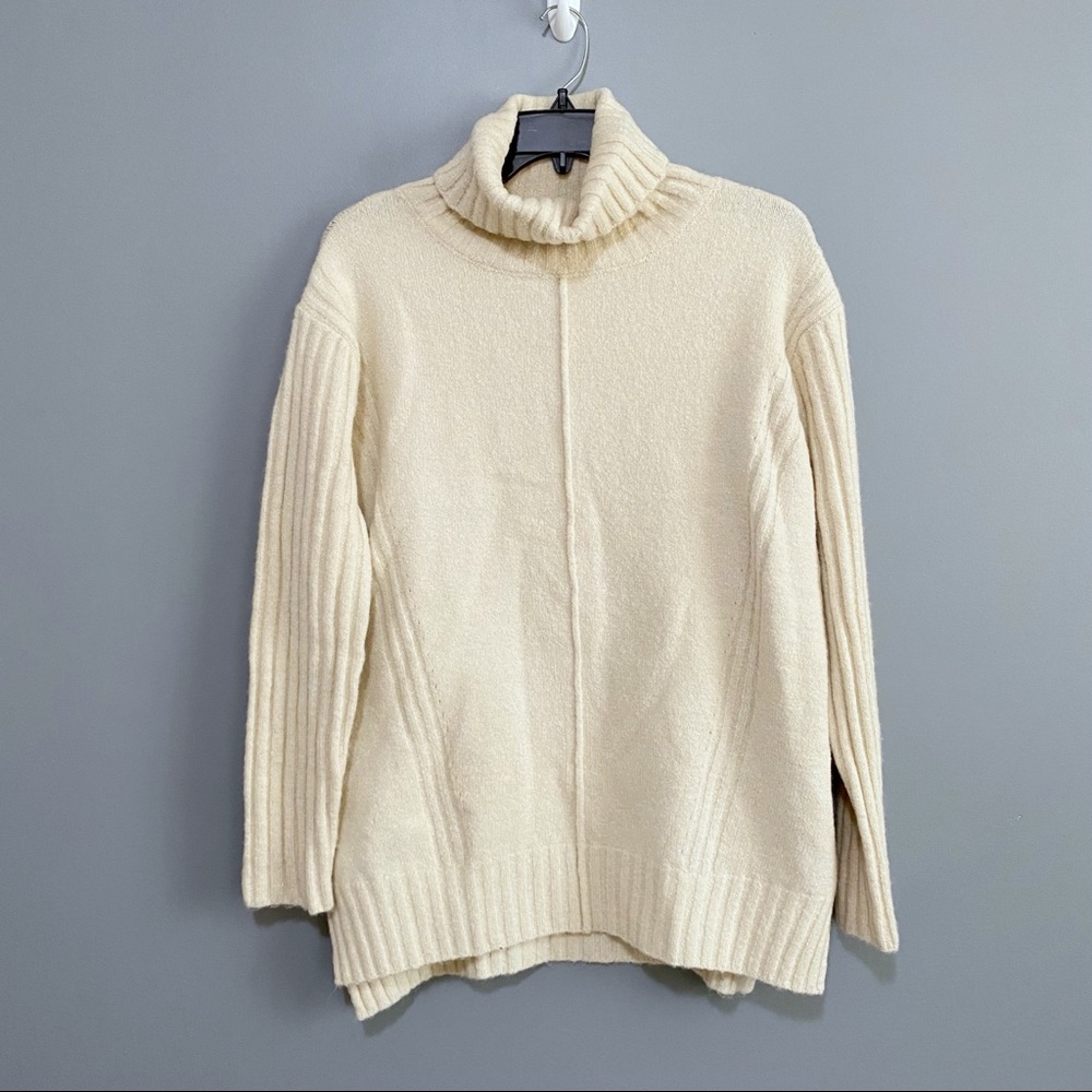 NEW All in Favor Turtleneck Metallic Knit Ribbed Stretch Sweater Off White Sz M